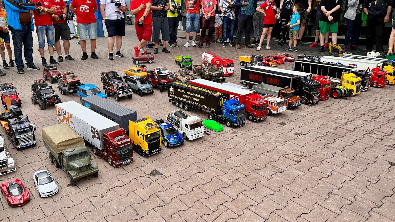 RC TRUCKS and CARS RIDE IN THE SHOPPING CENTER, Robbery of Datart