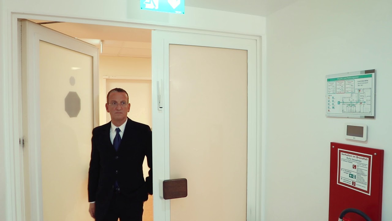 Ankündigung für das Dr. Hisham Dahshan Center, Berlin #Berlin #germany  #mywork #moviemaker
