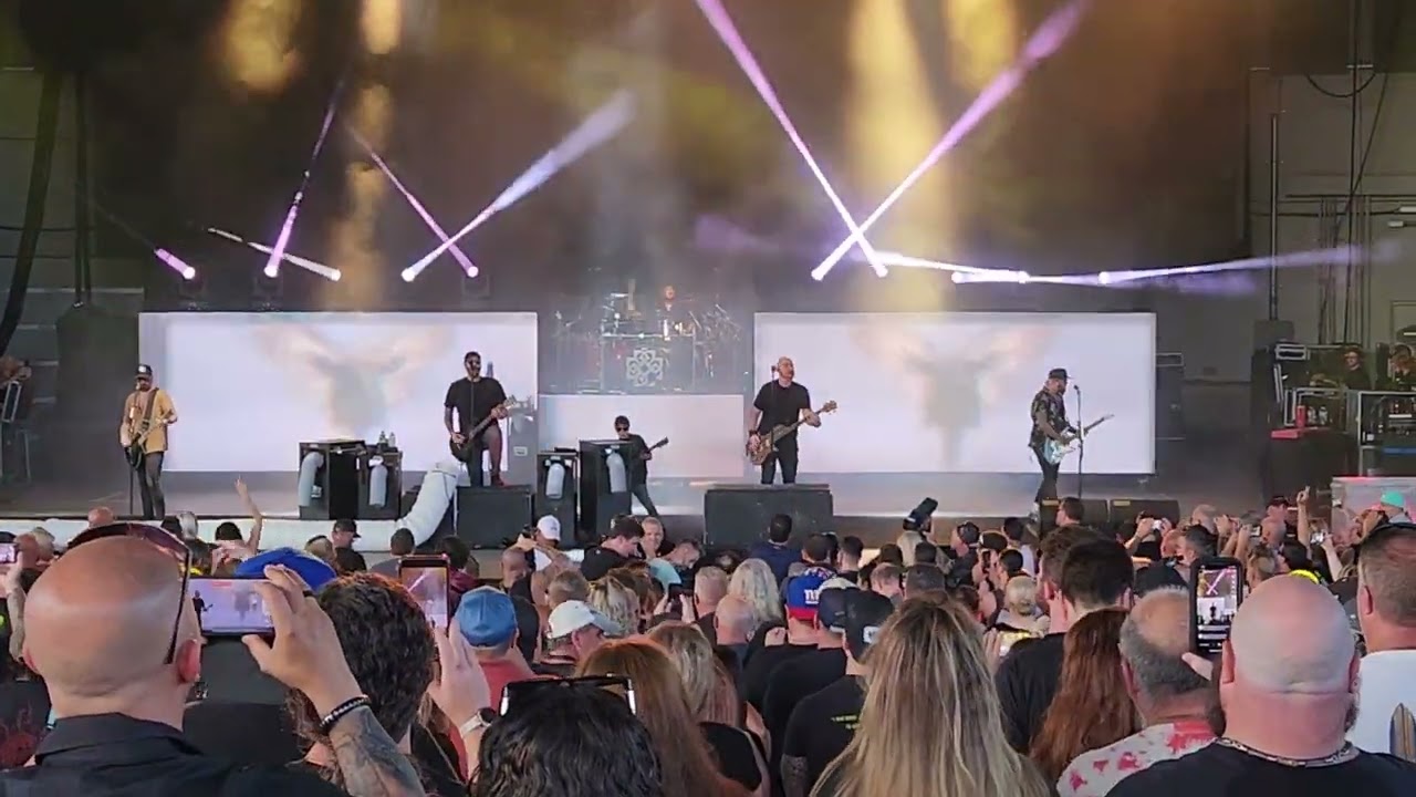 Breaking Benjamin - Breath (Feat. Ben Jr.) LIVE 8-11-23 NJ