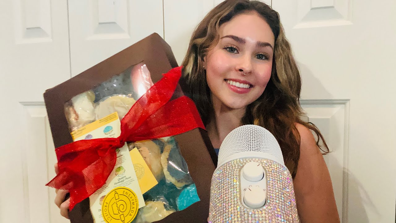 Asmr ~ Reviewing The Ensaymada Project! 💙🧁