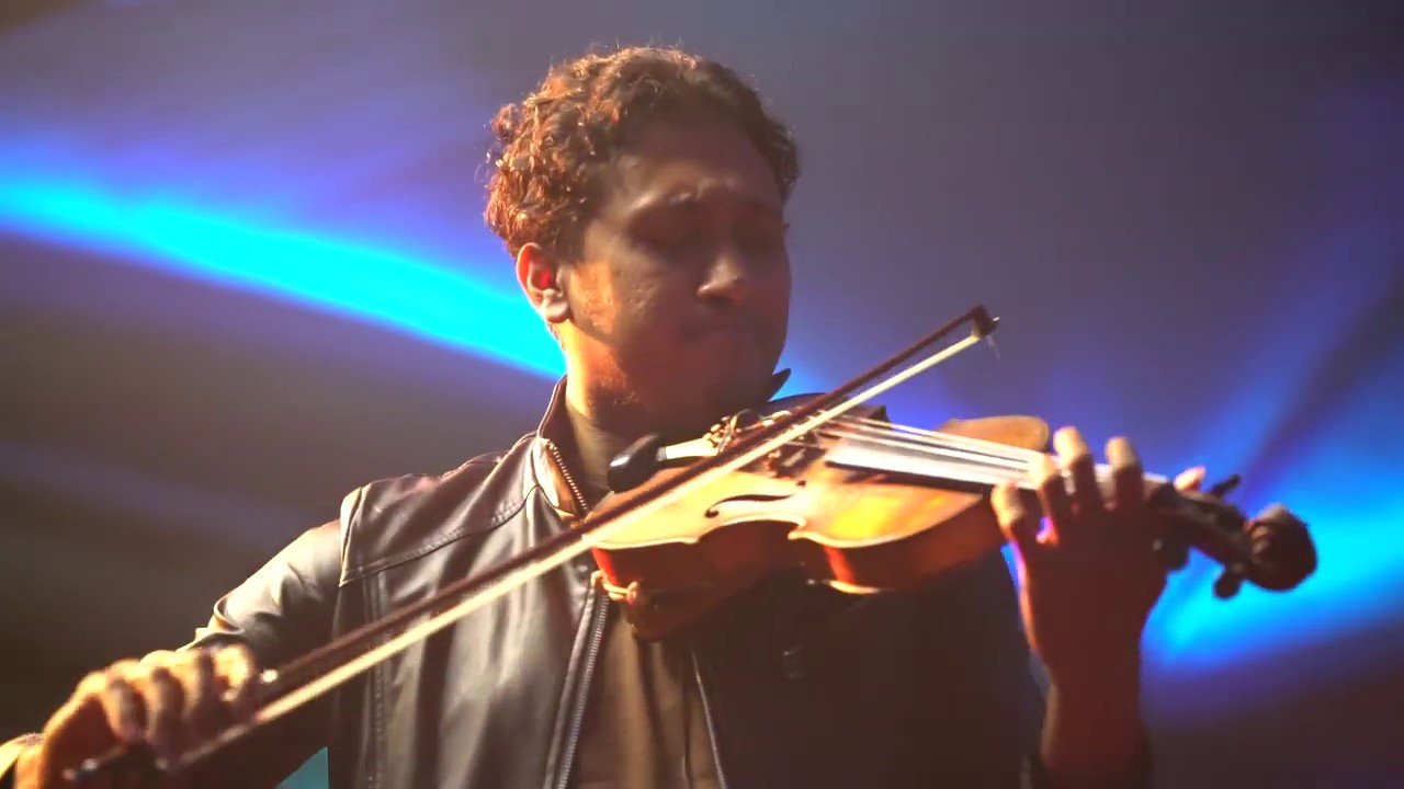 Chinna China Aasi - Violin - Dinesh Subasinghe @ UCS Night