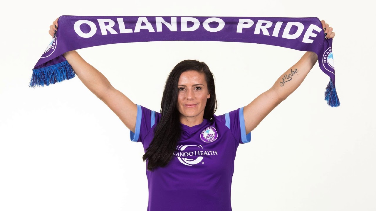 Krashlyn Ashlyn Harris Ali Krieger Photoshow Hunger Florence + the machine Hunger 2018