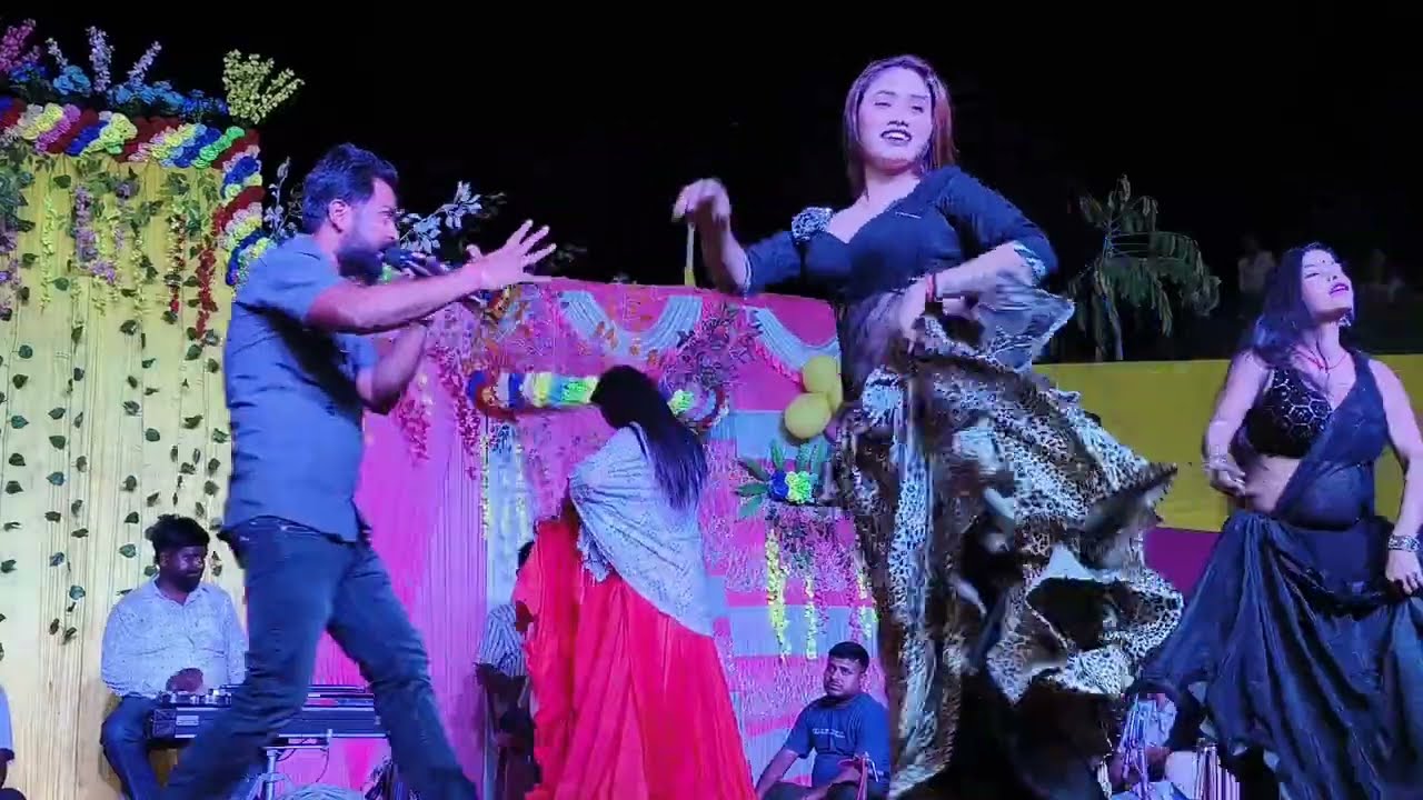 नीरज निराला का न्यू स्टेज प्रोग्राम |  आइल बडू बंगाल गोरी बचके के | Niraja Nirmala ka astej sow 