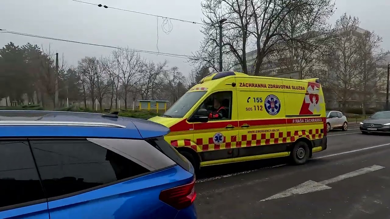 Majáky a sirény na križovatkách v Bratislave (7)