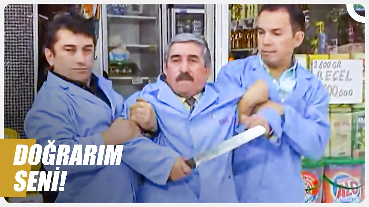 Bakkal Yusuf, Cafer'i Bıçakla Kovaladı! | Bizimkiler