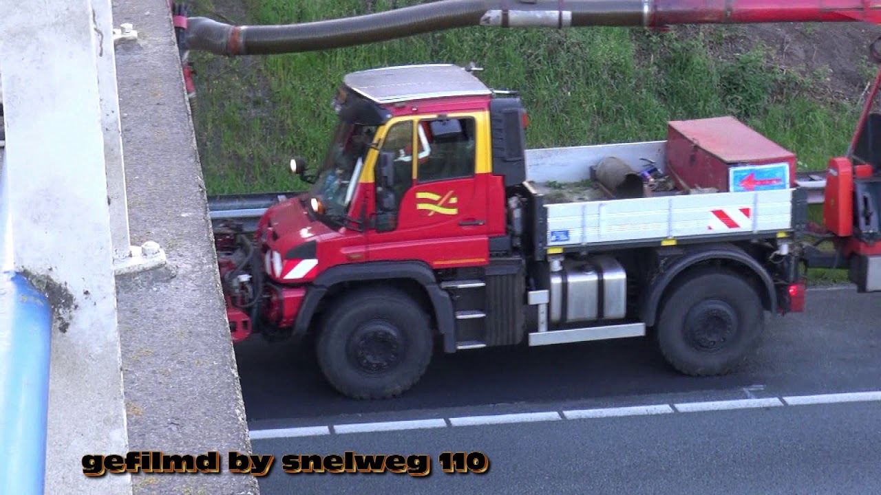 berm maaien langs snelweg met 2 mercedes unimog door GEBR  vander LEE