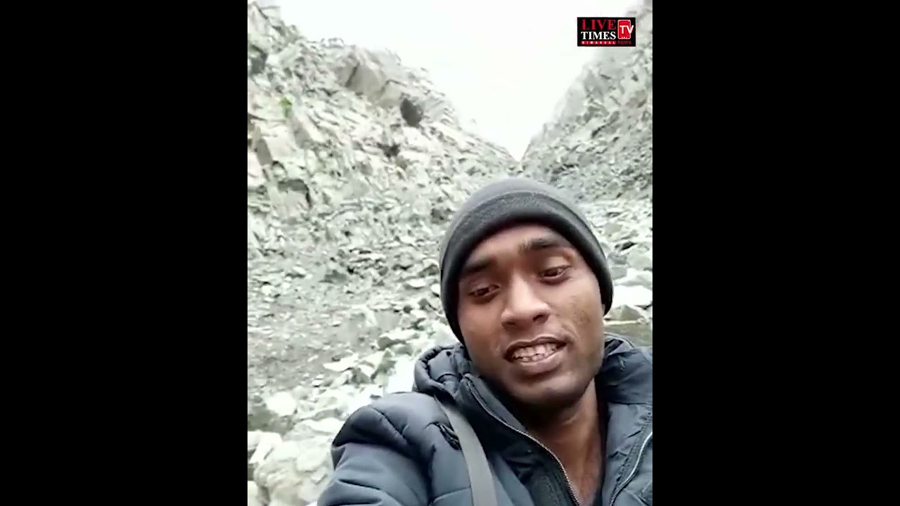 चम्बा : मणिमहेश कैलाश पर्वत की चोटी पर चढ़ने का दावा कर रहा झारखंड का युवक।