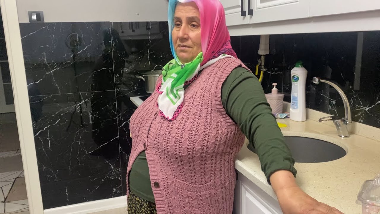 ÇOK LEZZETLİ  LAHANA YEMEĞİ YAPIMI VE BOL BOL SOHBET 😂