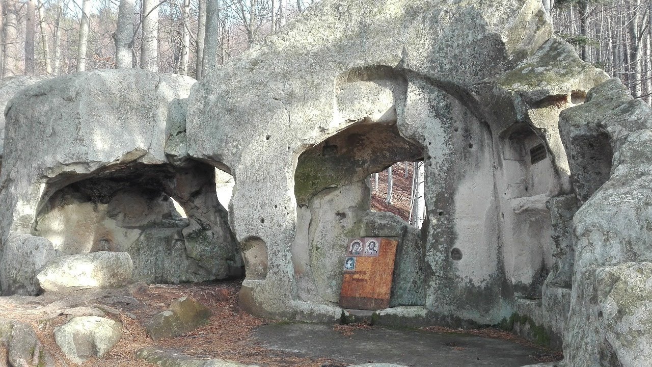 Așezările rupestre de la Bozioru