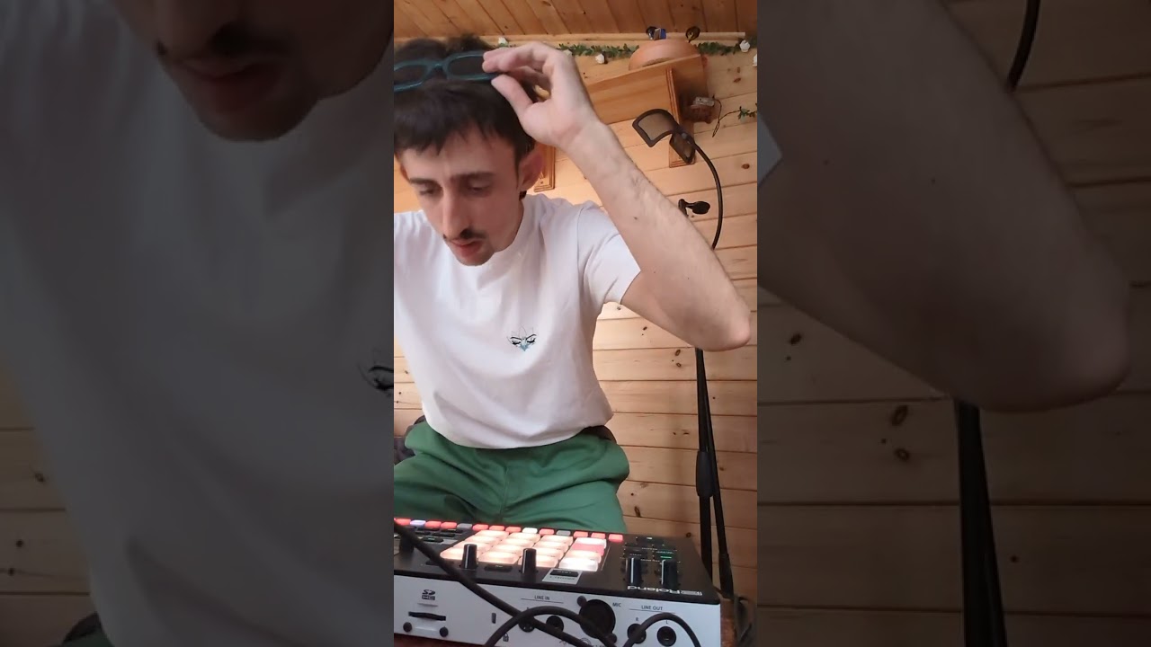 Live techno set on Roland Verselab mv-1 -  Emilio Miccoli