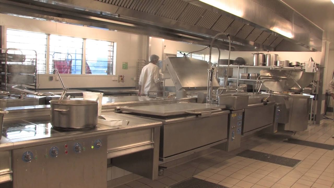 Visite de la cuisine centrale de Nîmes