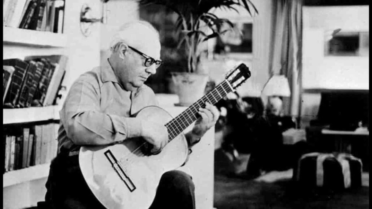 Andrés Segovia plays Torroba Nocturno ,Live concert in France 1955
