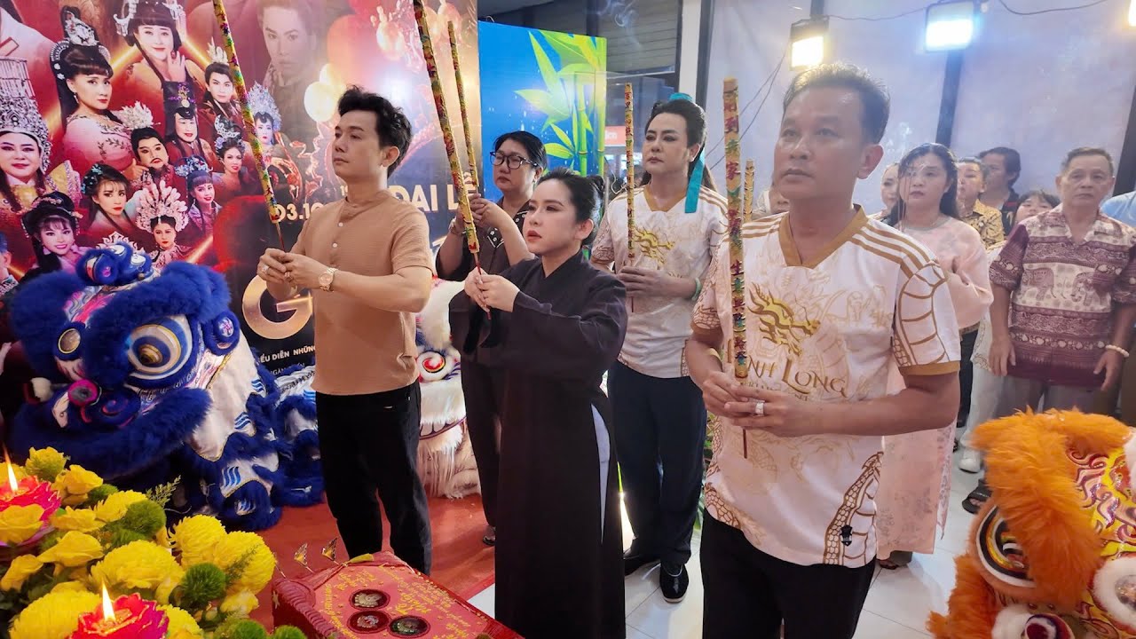 Hậu trường đoàn HUỲNH LONG cúng tổ đêm diễn ngày 12/8 ( AL ) | HUỲNH LONG Entertainment
