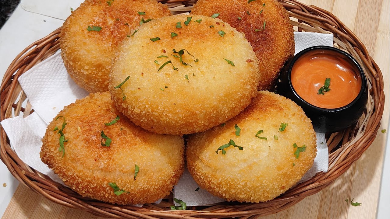 Crunchy Cheesy Chicken Tikka Buns | Fried Chicken Tikka Buns | Ramadan Special/Iftar Special Recipe 