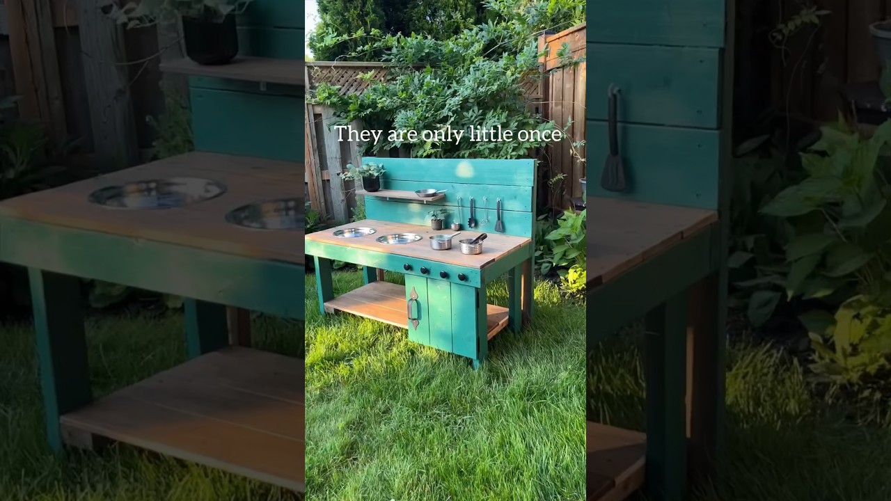 DIY MUD KITCHEN// Embrace this beautiful, messy stage- it will pass by so quickly.