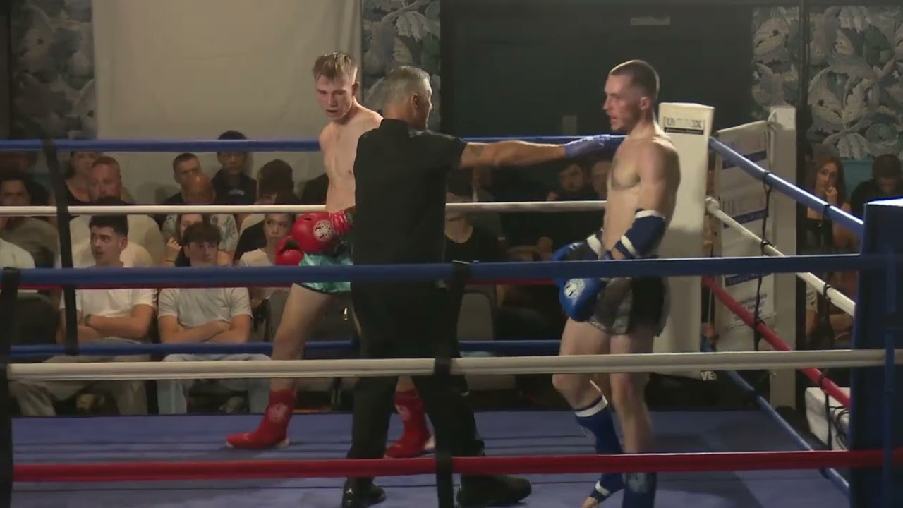 vinney whalley vs Charlie summering N class muaythai