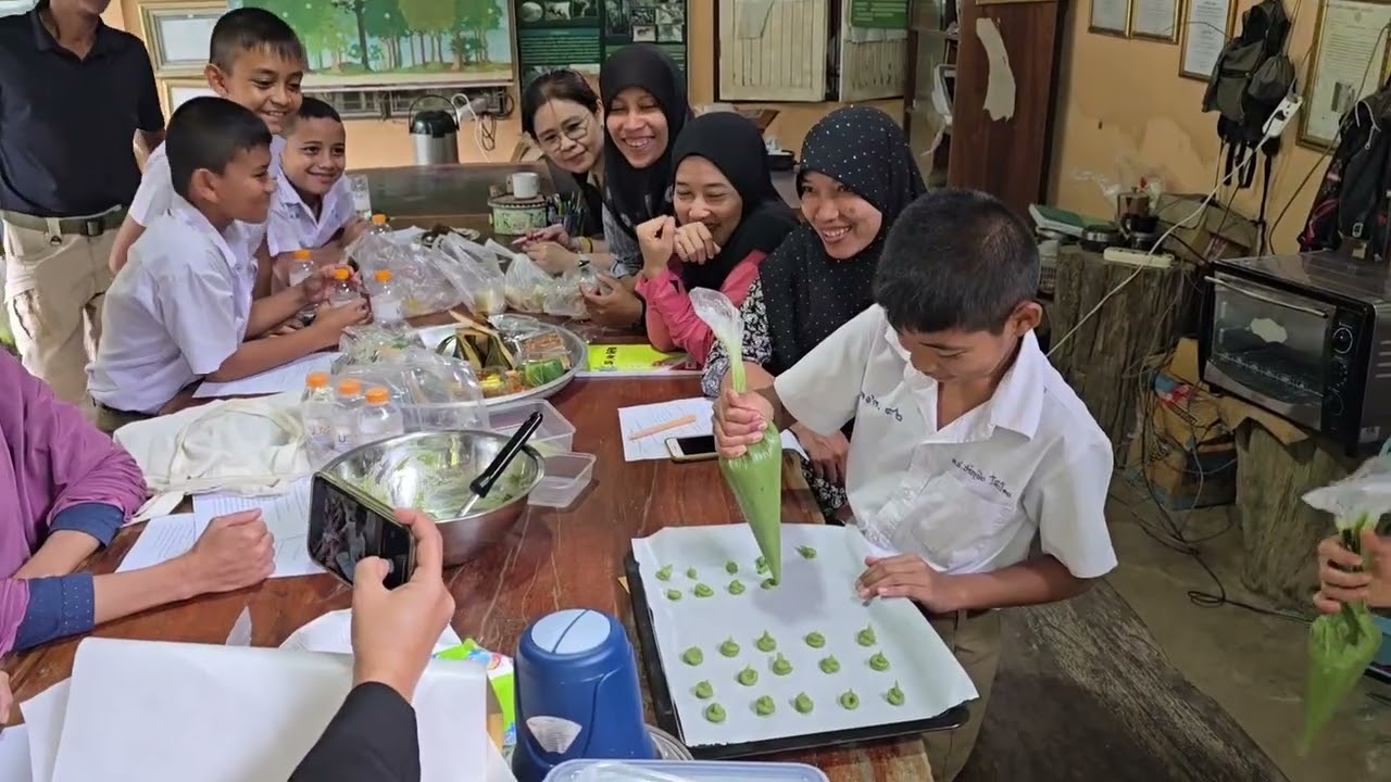 อบรม แปรรูปผลิตภัณฑ์ น้ำพริกกระวาน และ มันฝรั่งอบกรอบรสผักหวานช้าง