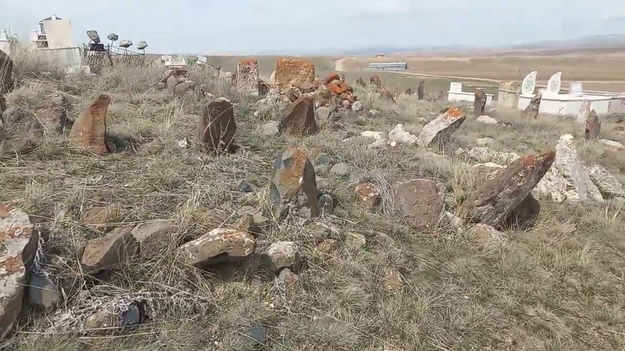 yok böyle bir  mezarlık    kangal mısırören köyü