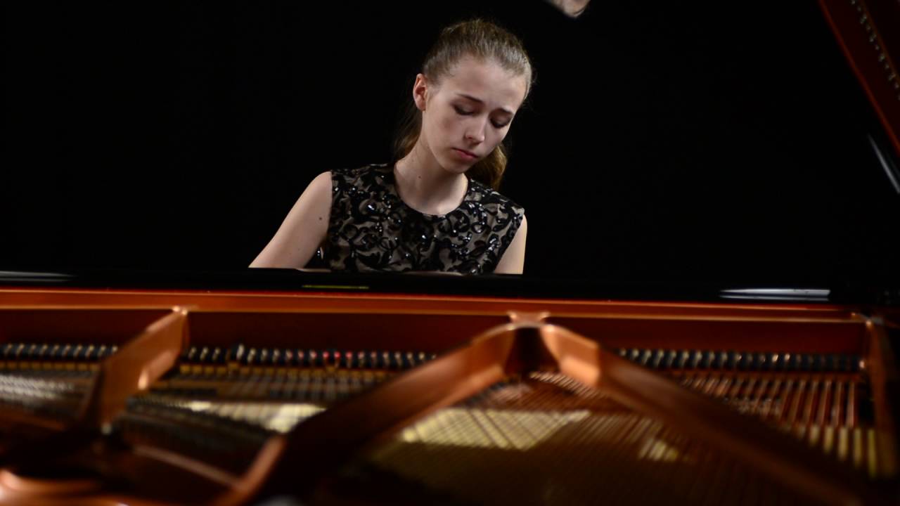 Anastasia Makhamendrikova-J.S.Bach -Prelude and Fugue in g-moll, WTK, Book-I