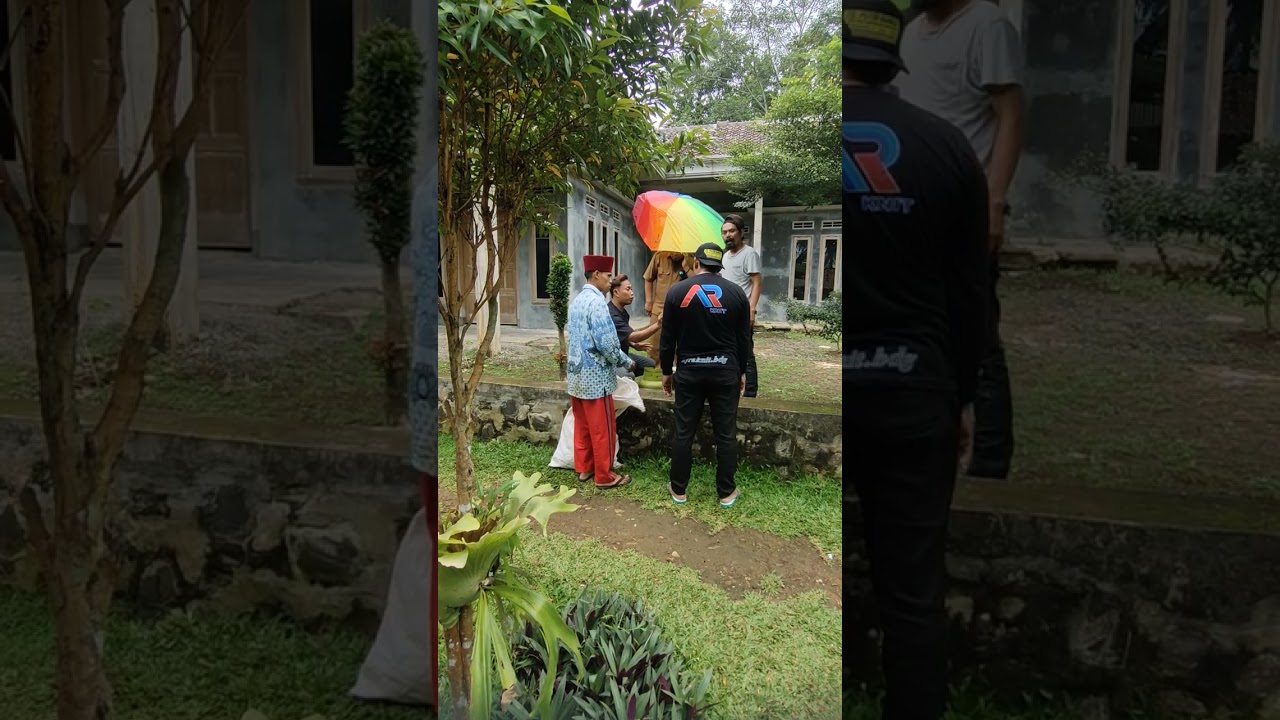 Di balik layar