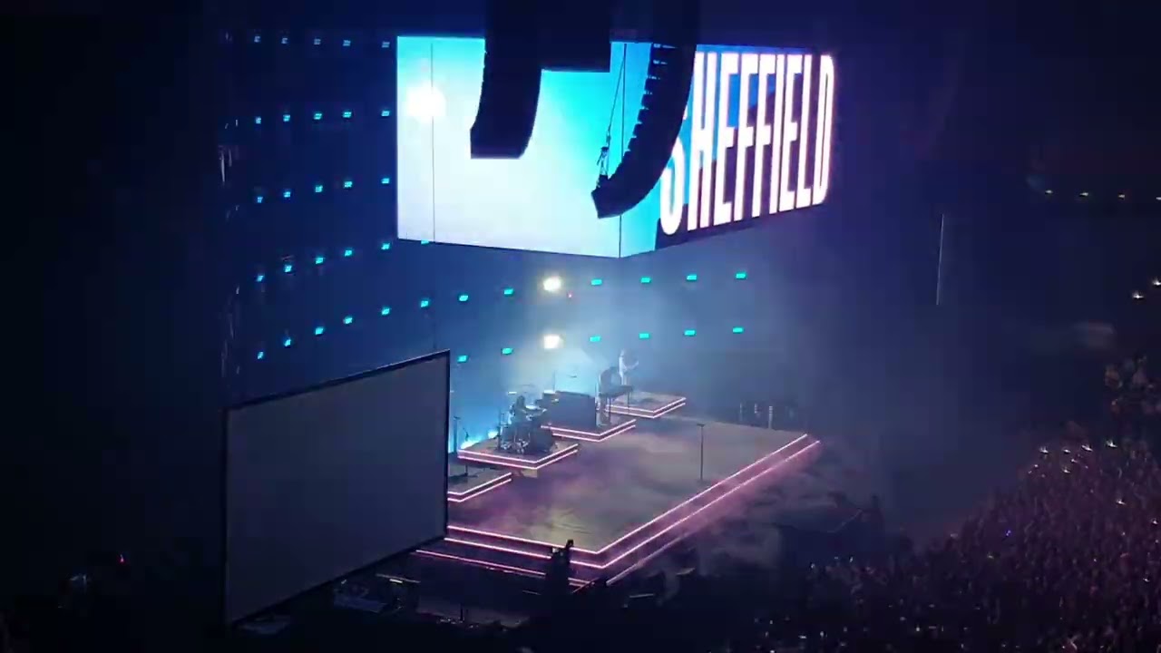 Lewis Capaldi - Broken By Desire To Be Heavenly Sent 2023 Tour. Utilita Arena Sheffield Opening.
