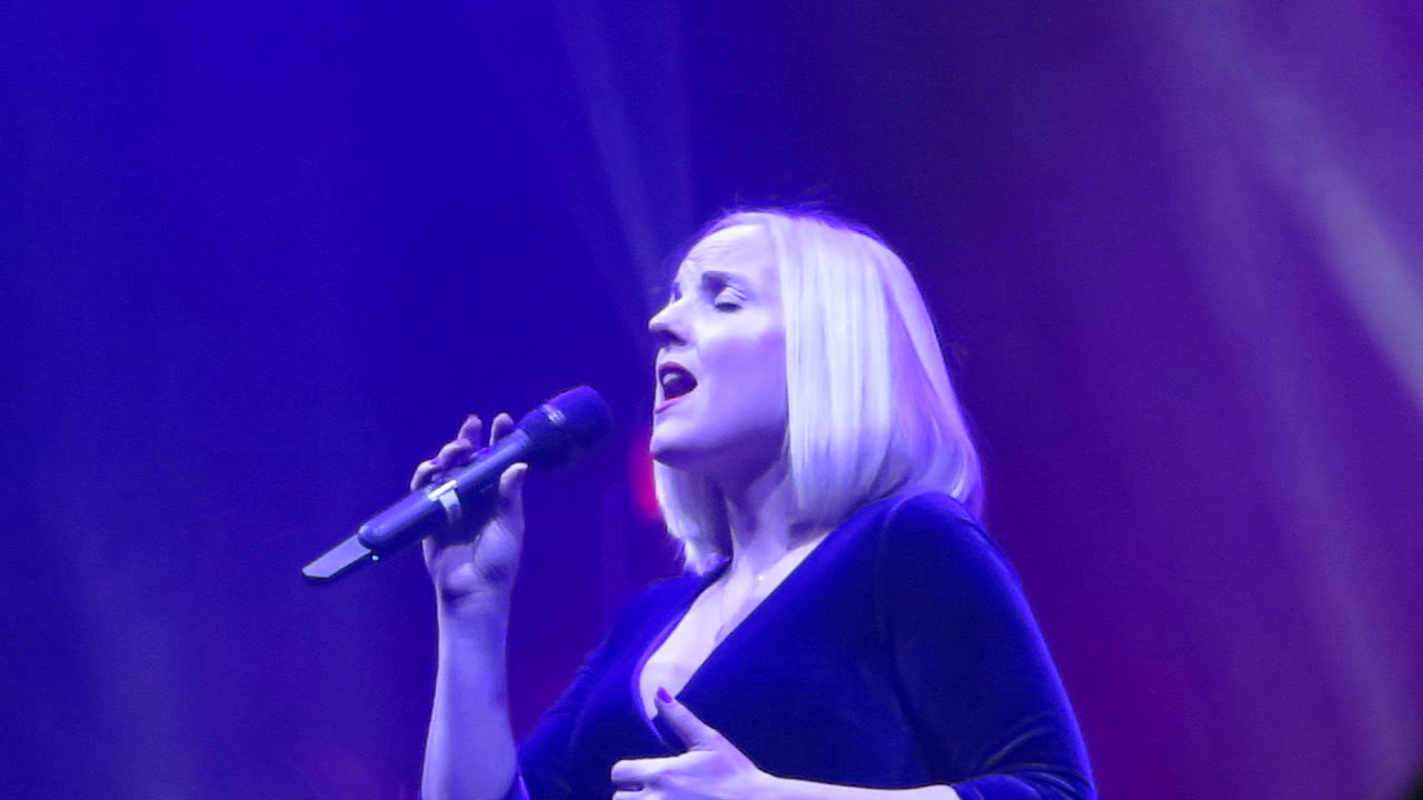 Kerry Ellis singing Anthem