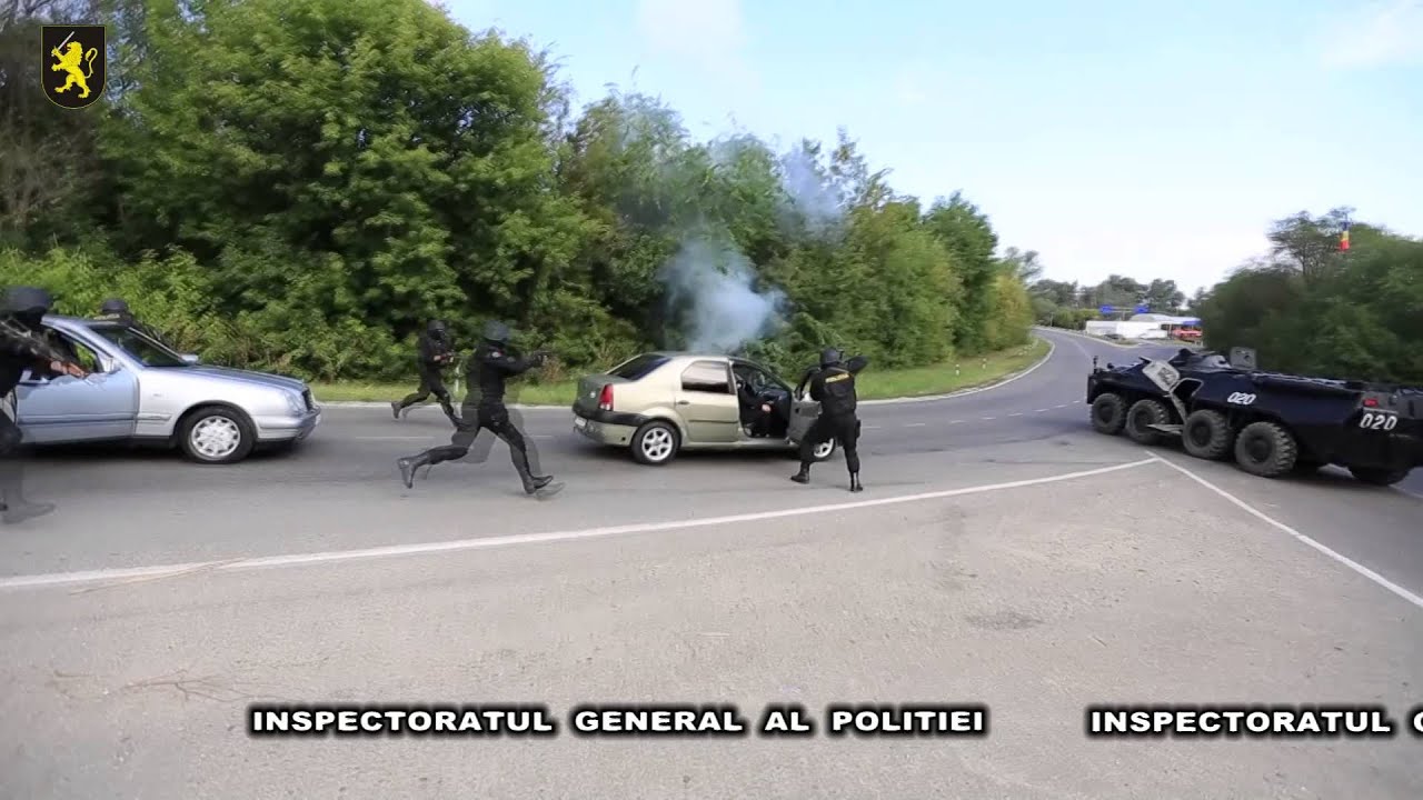 53 de poliţişti de la Brigada „Fulger” au primit Bereta Neagră