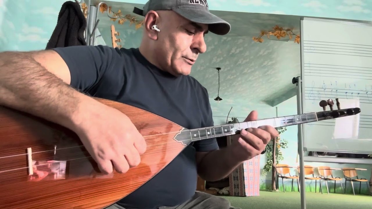 Şu Ceren’in kaşı gözü sürmeli. Turkish folk music. 