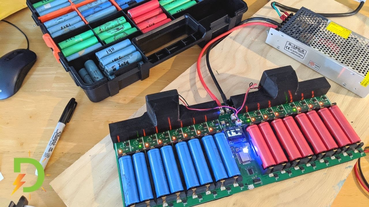 Зарядное устройство и тестер емкости аккумуляторов Mega Cell 18650