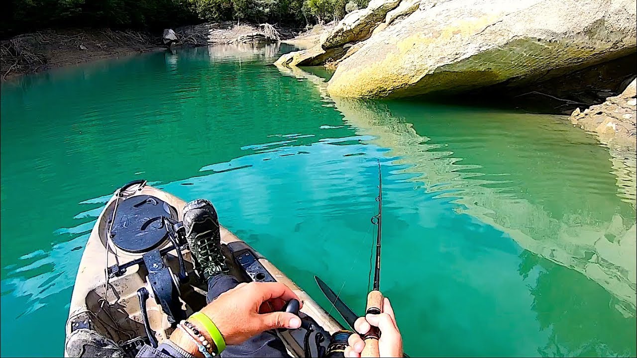 FANTASTICA Avventura in Lago a Pesca da kayak! E IL RE si fa vedere! ULTRA Clear Water Fishing