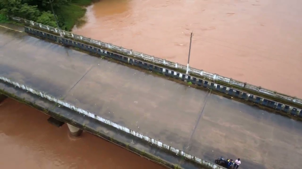  4k Maanihole Bridge by Drone 