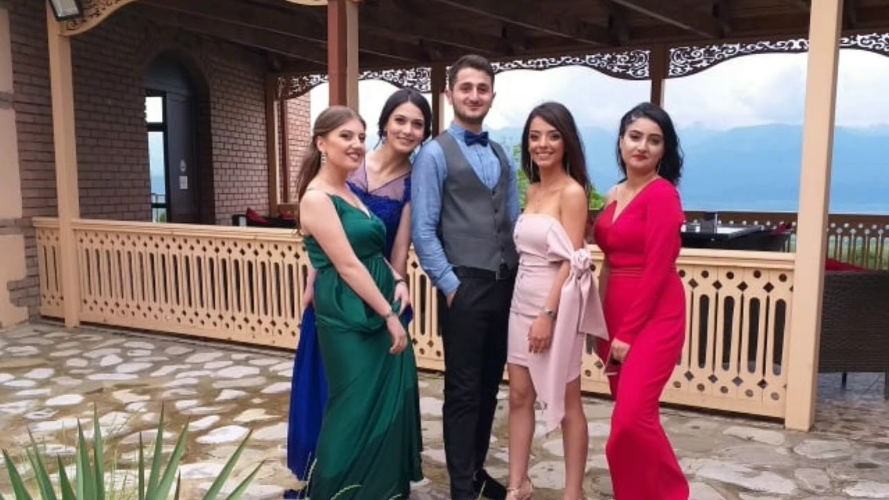 თელავის მე 9 სკოლის ბოლოზარი