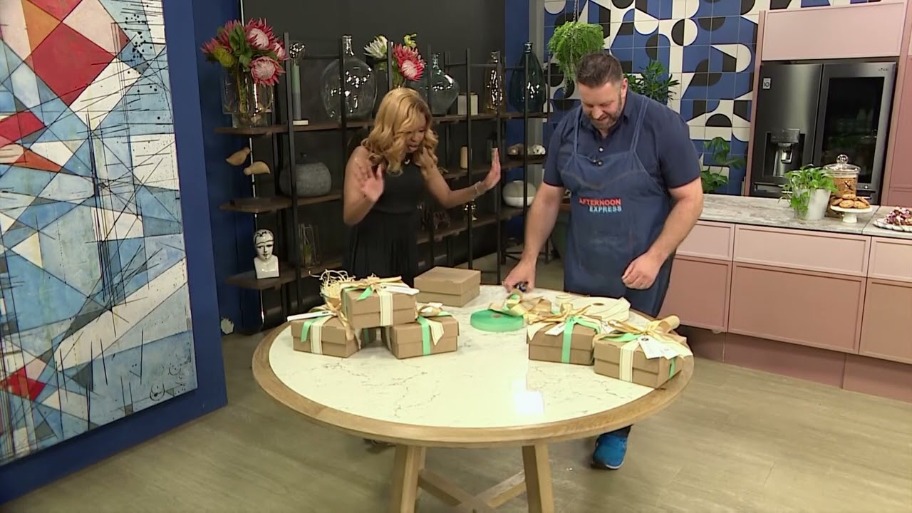 How to gift a fruit cake with Chef Mynhardt | Afternoon Express | 15 November 2022
