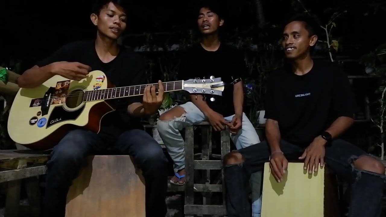 La Hila band // MOTI MALINGI (COVER) vokal Dhidy gitar Deden Cajon Zabir.