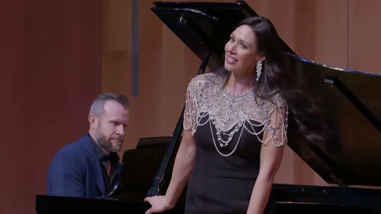 Tamara Mumford & Adam Nielsen - 'Amor'