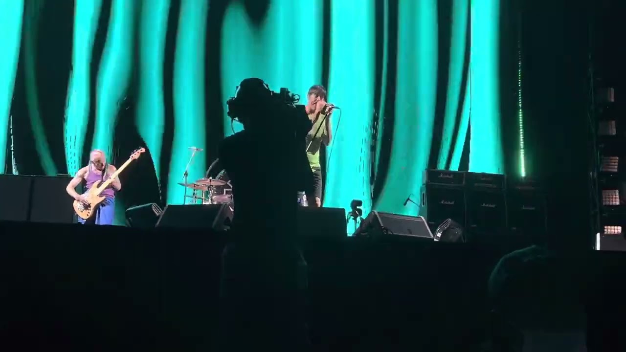 Red Hot Chili Peppers - Intro Jam & Around The World (Osaka-Jo Hall 2023-02-21)