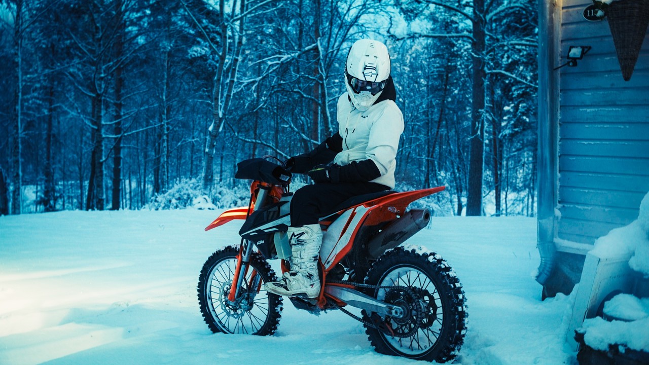 KTM 450 EXC | ON THE ICE