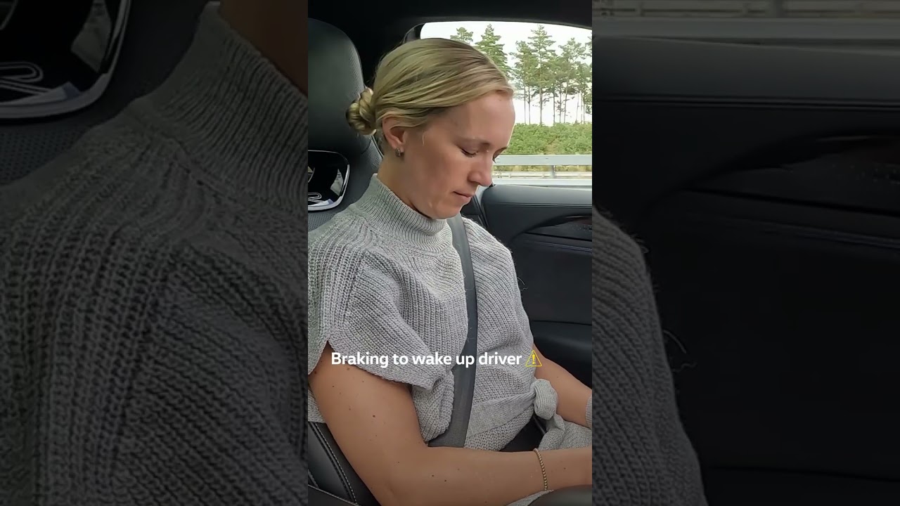 Emergency Assist detects driver inactivity, alerts them, and safely brings the vehicle to a stop. ⚠️