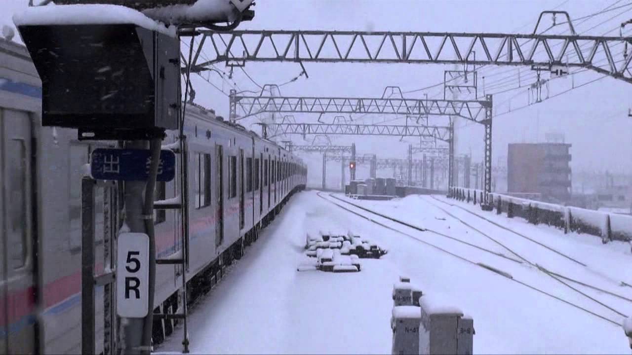 2013年1月14日 雪の中を走る京成電車