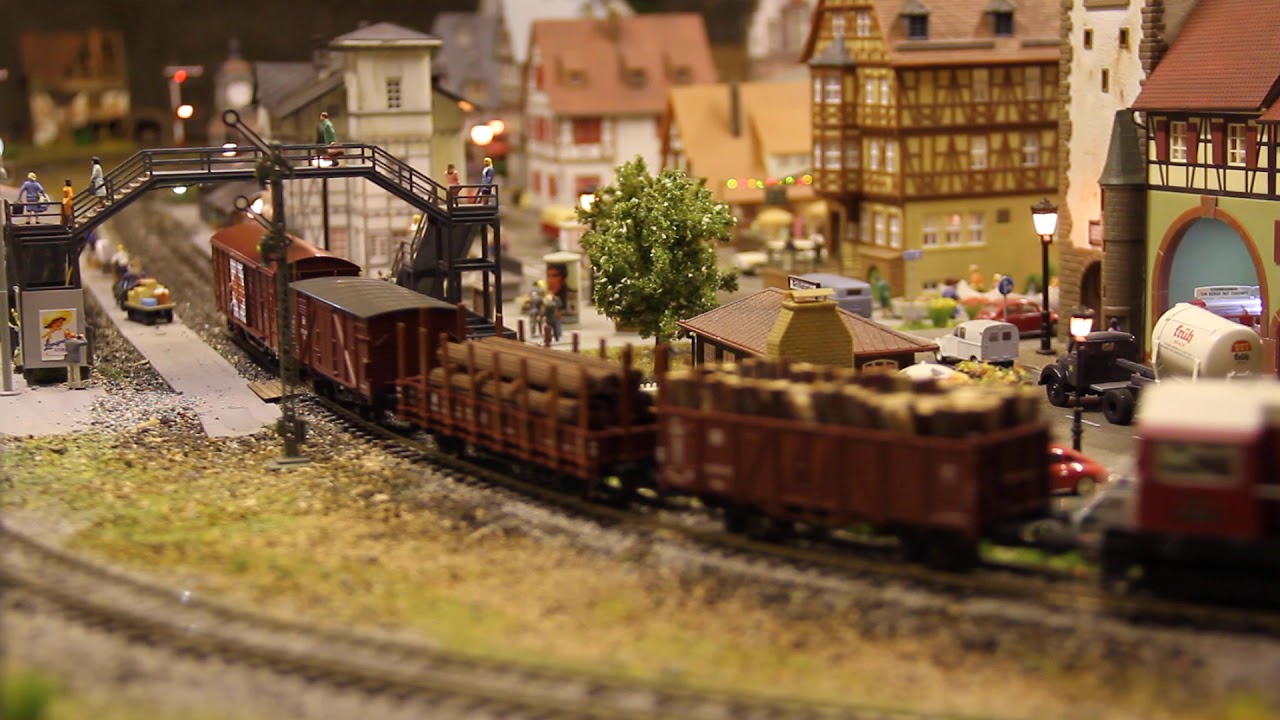 Piko 52422 BR107 / V75 der DR in H0 mit Sound