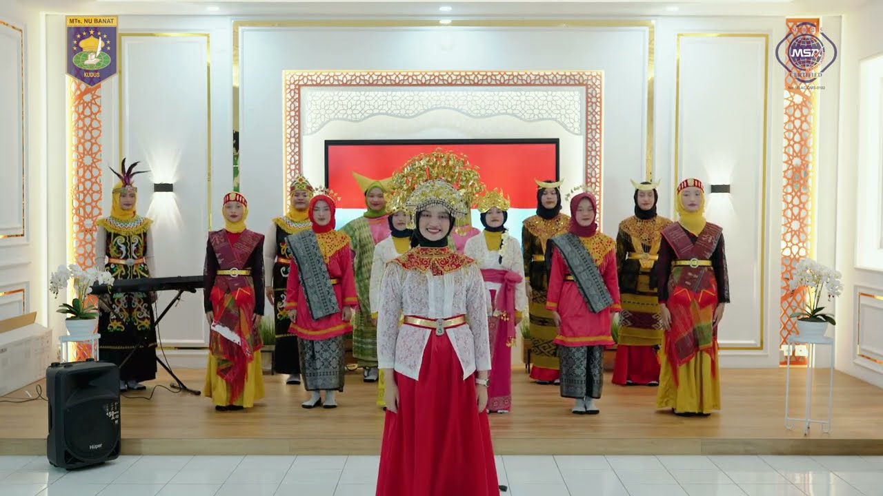 Paduan Suara Naghomulhubbi Lil Banat - MTs NU Banat Kudus
