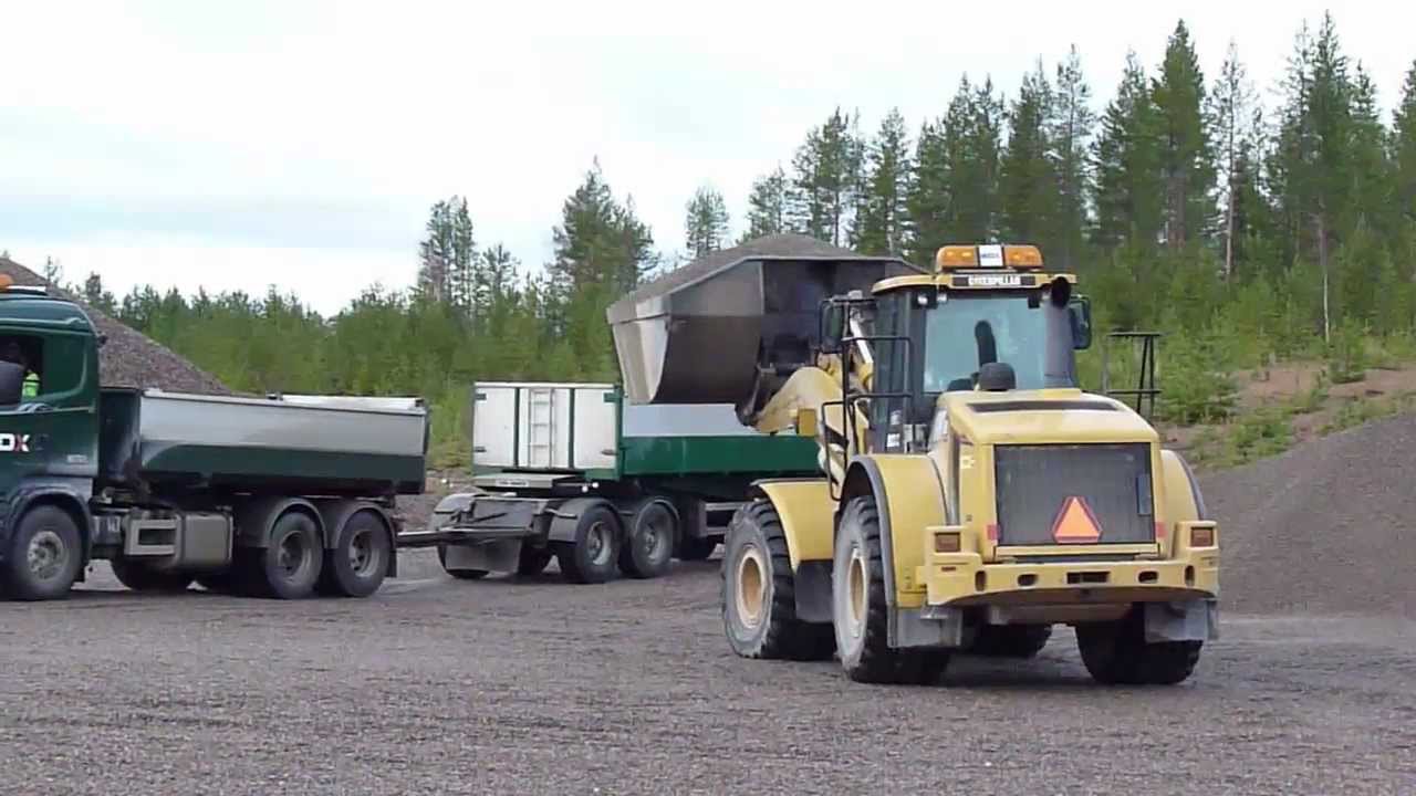CAT 962H Loading / lastar