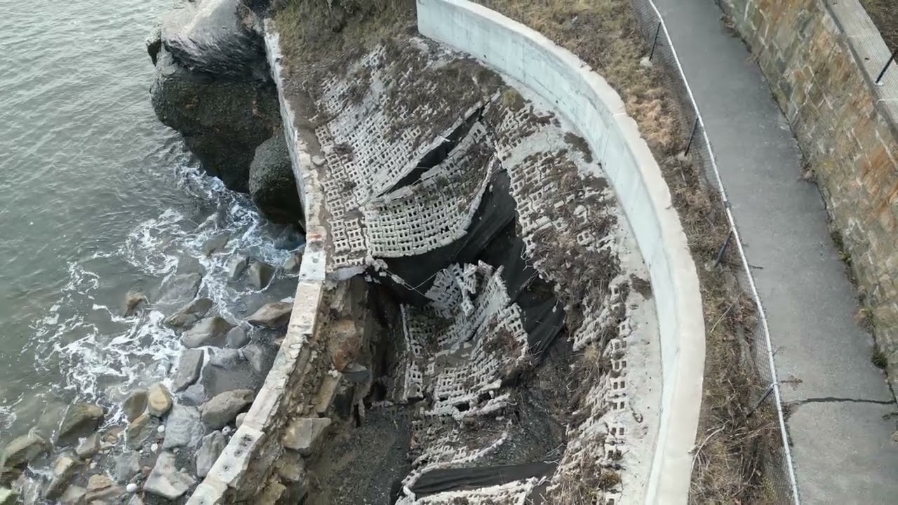 Newport Cliff Walk Collapses(3)