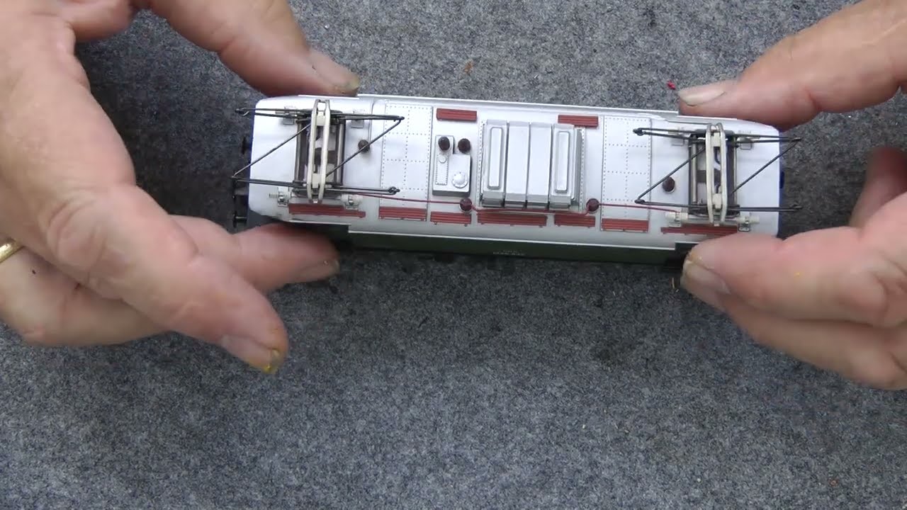 Wolfgangs Märklin Modellbahn ÖBB Lilliput 1245 Lampen ern