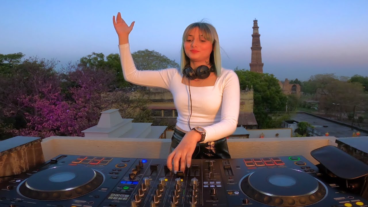 SHEAA - LIVE AT DRAMZ DELHI  / MELODIC HOUSE & TECHNO MIX
