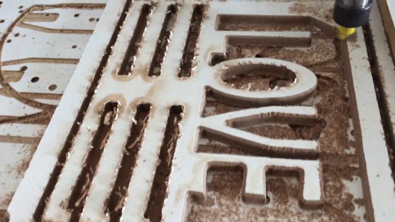 Fazendo o chanfro com a fresa de 90 graus na  cnc caseira
