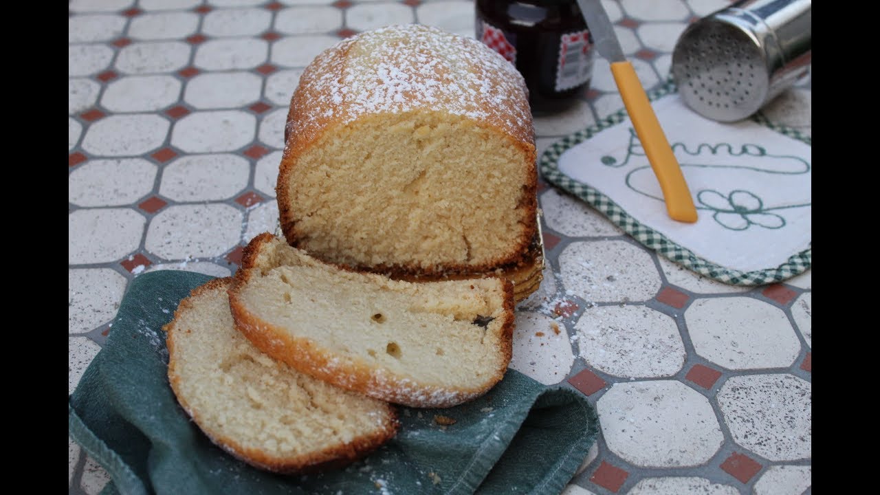 Plumcake allo yogurt preparato con la macchina del pane
