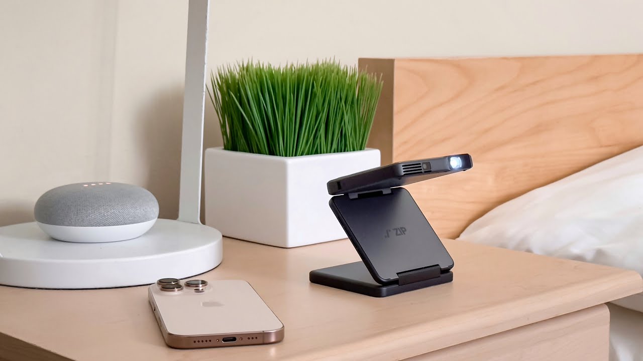 A Pocket Sized Folding Projector | AURZEN