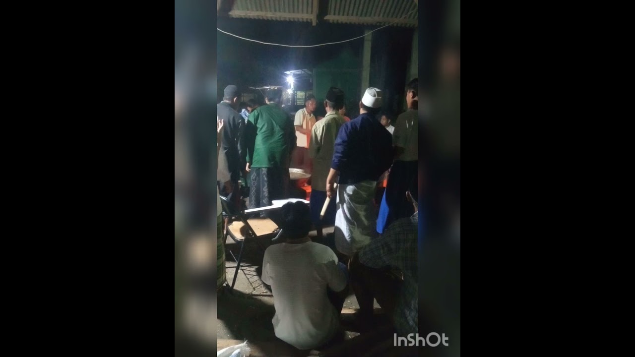 Tradisi Adat Sasak lombok saling bacok, tes minyak jeleng adat batur sasak