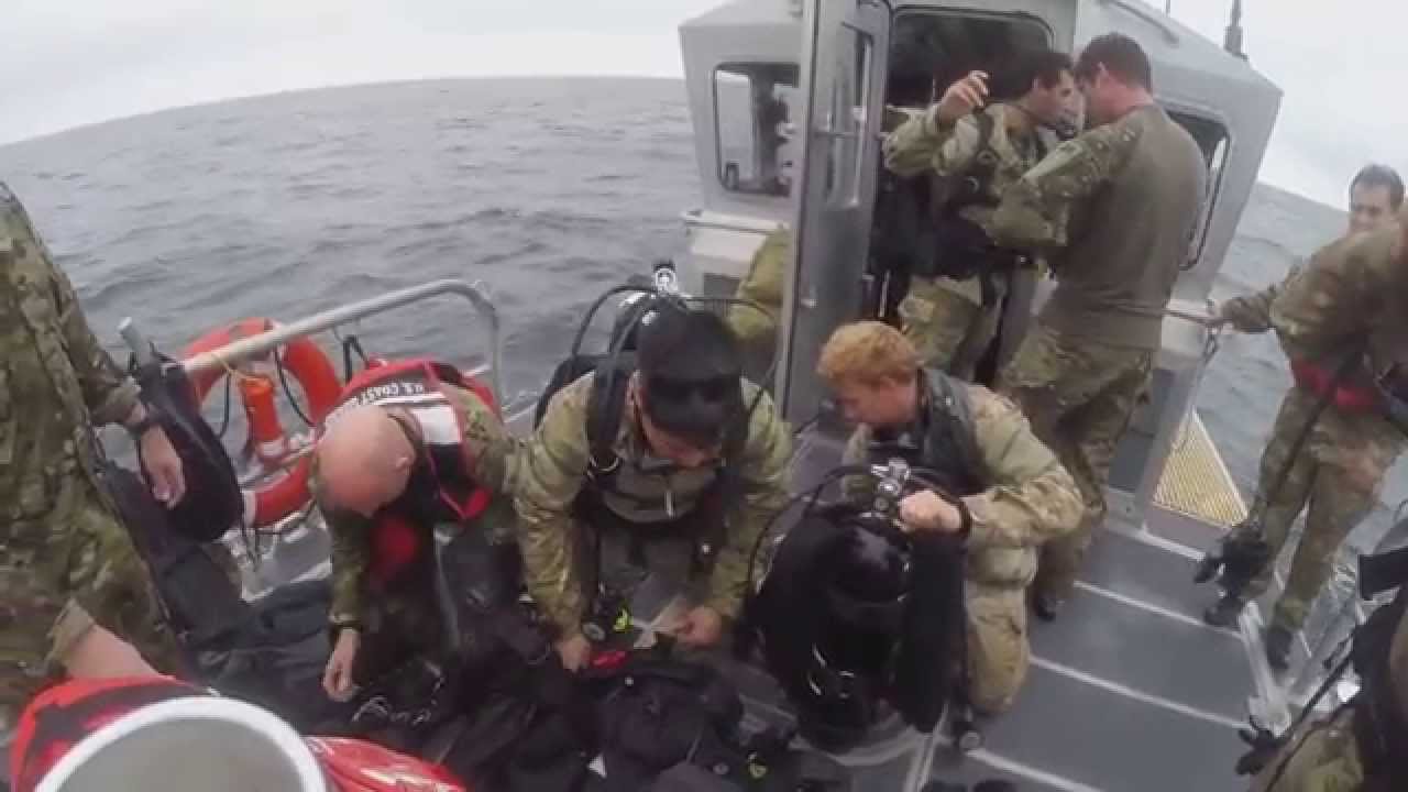 National Guard Special Forces Divers Train With Coast Guard